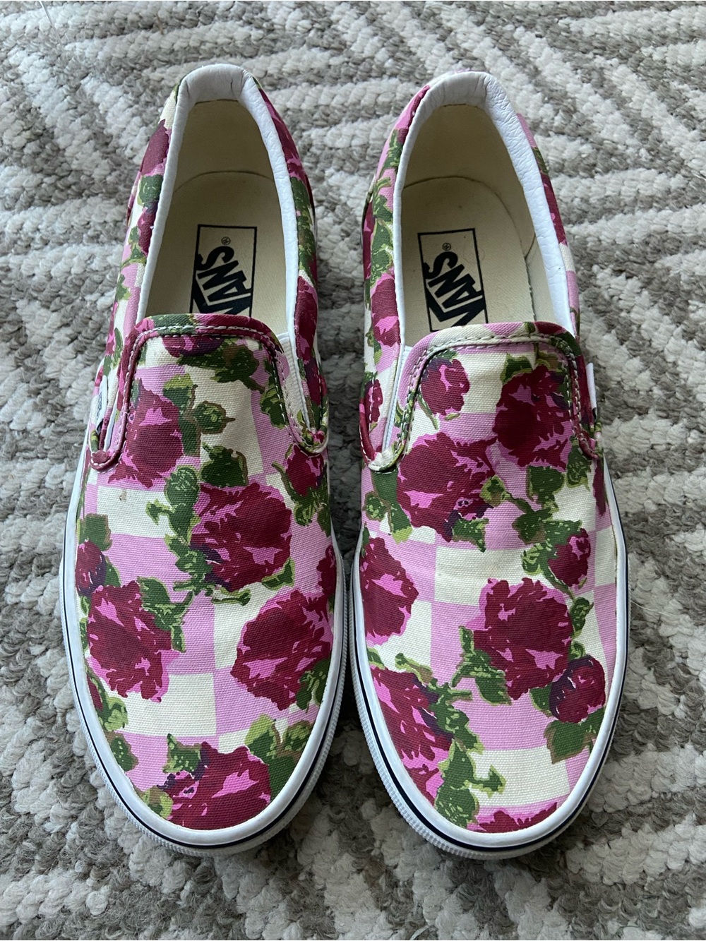 Vans checkered slip on- wmns 9 - Picture 2 of 6